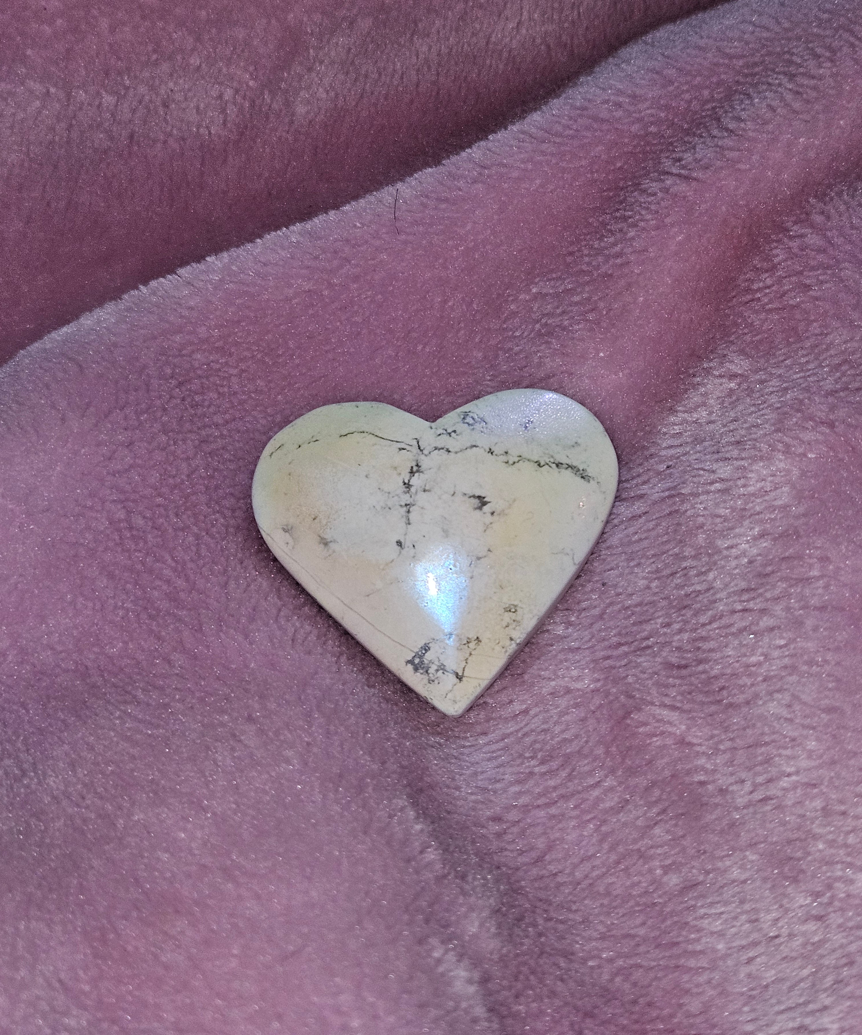 Helite heart stone